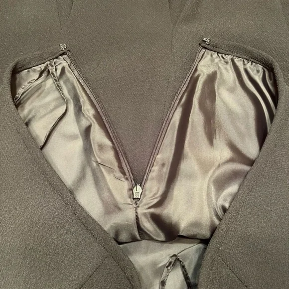 Le Suit Black Knee-Length Fluted Hem Pencil Skirt Size 8P - Picture 5 of 6